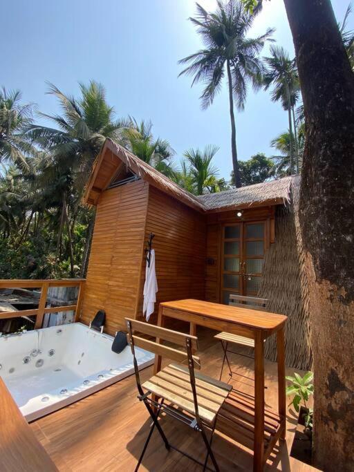 Mangifera Treehouse-Elixir Beach Farm-Jacuzzi-Cozy Villa Alībāg Exteriör bild